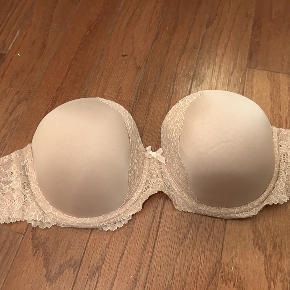 VS Nude Strapless Bra